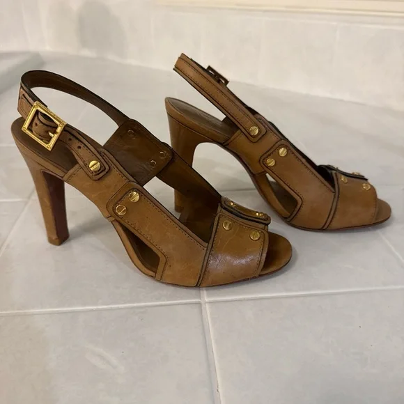 Tory Burch Tan Leather Heels with Gold Accents - Picture 3 of 7